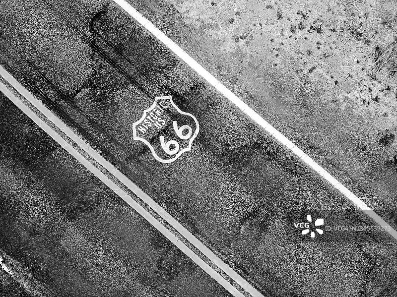 乡村公路的鸟瞰图图片素材