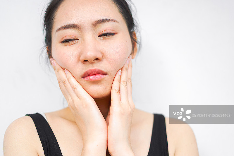 牙疼、蛀牙的女人图片素材