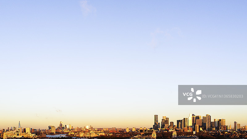 伦敦城市天际线日出高空全景图片素材