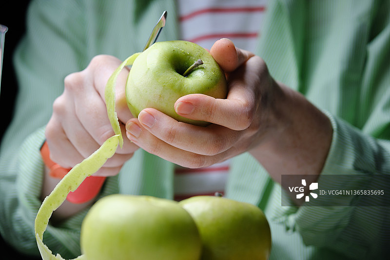 削苹果图片素材