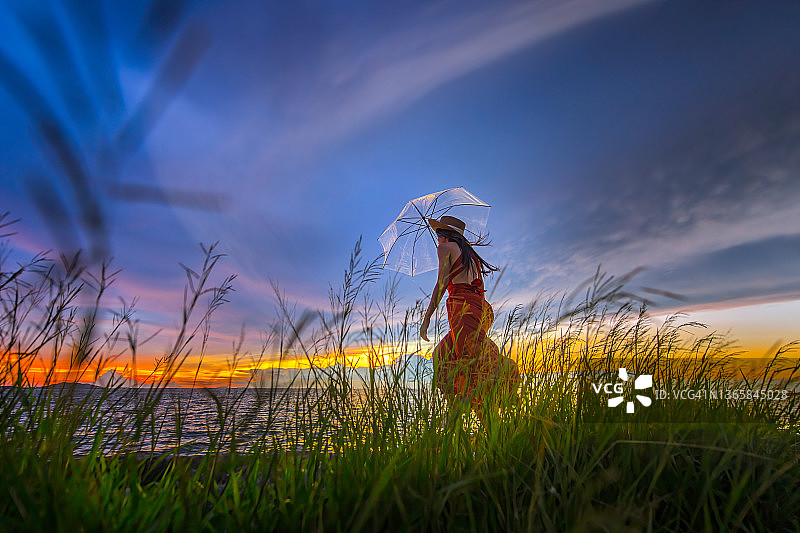 独自一人图片素材