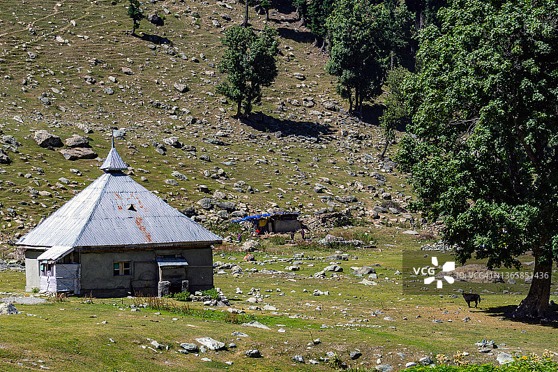 索纳马格美丽的喀什米尔地方清真寺山景图片素材