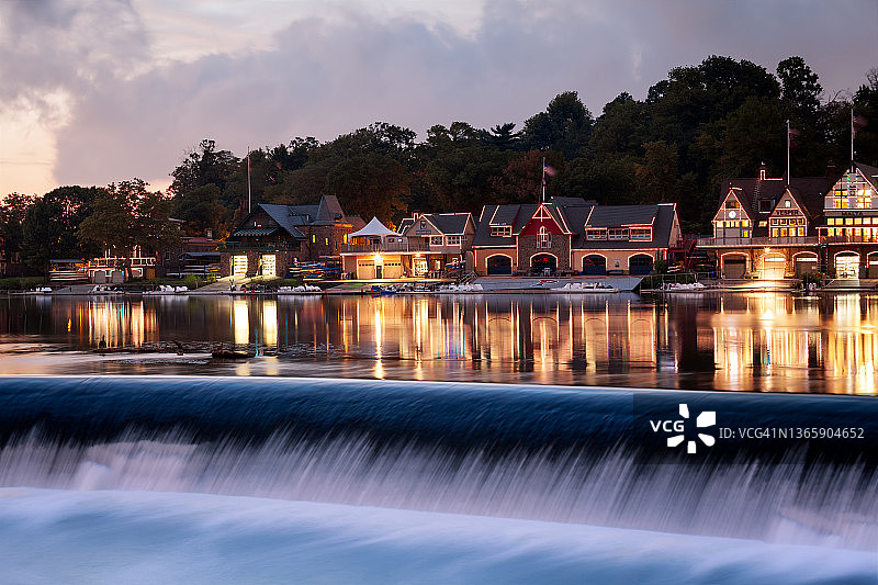 美国宾夕法尼亚州费城船屋日落图片素材