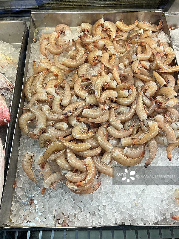 市场上出售的鲜虾图片素材