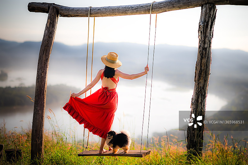 清晨之巅图片素材