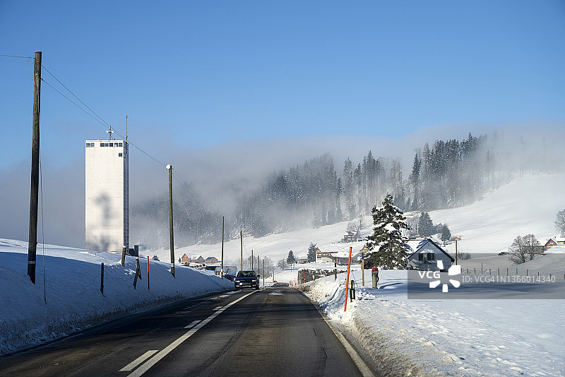 阿彭策尔-内罗登州的乡间道路图片素材