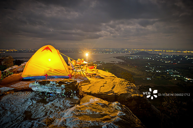 山顶露营图片素材