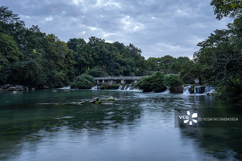 贵阳花溪公园的湖泊和小溪图片素材