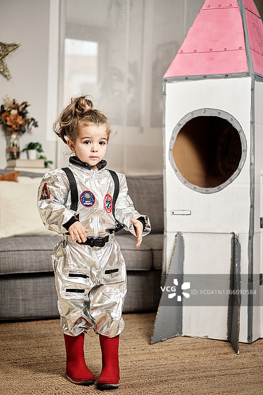 小宇航员开始冒险图片素材