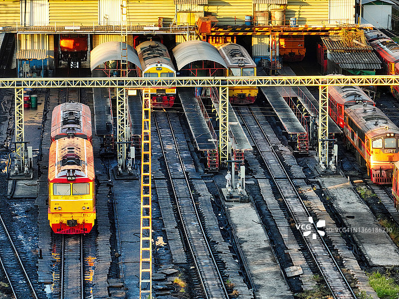 维修中心车辆段的旧火车航拍图图片素材