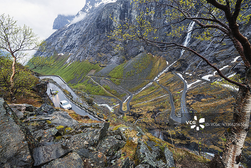 挪威特罗斯蒂根盘山公路图片素材