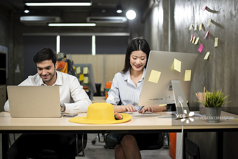 一周的最后一天工作图片素材