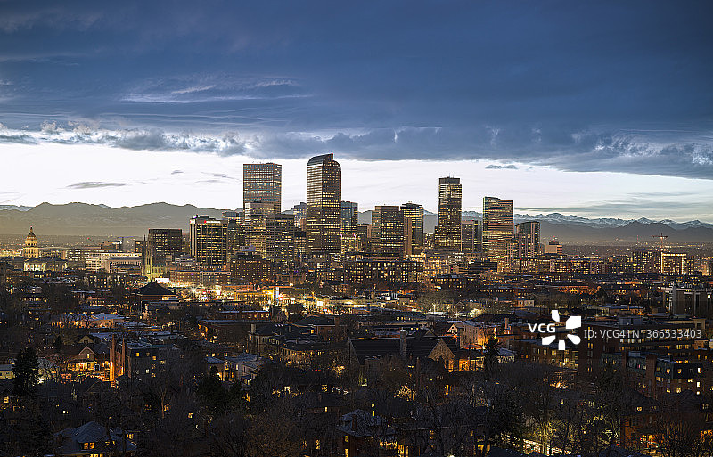 丹佛天际线和落基山脉图片素材