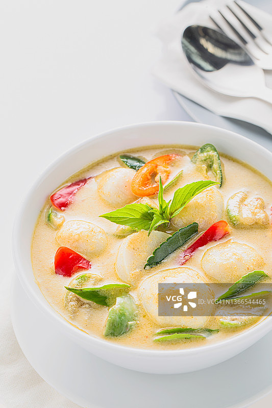 绿咖喱鱼丸图片素材