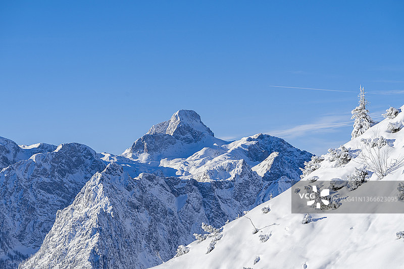 瓦茨曼山块冬日耶拿山前景图片素材