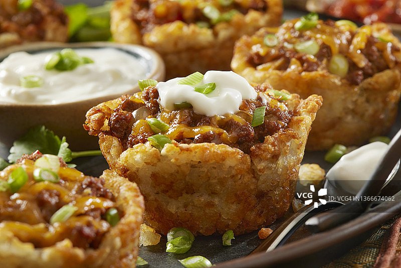 香脆炸薯饼玉米卷杯图片素材