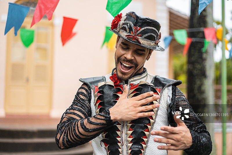 巴西六月节上的舞者肖像图片素材