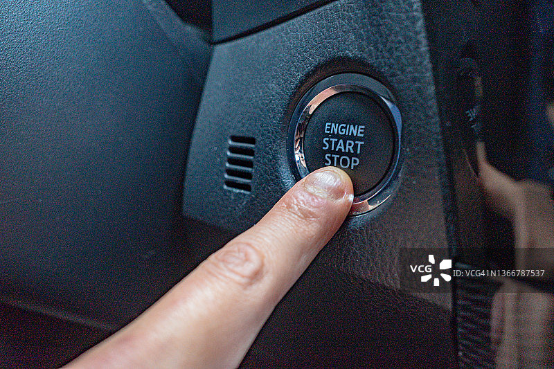 汽车的一键启动按钮图片素材