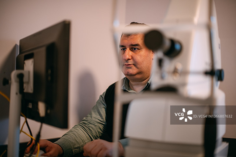 测试眼科设备图片素材