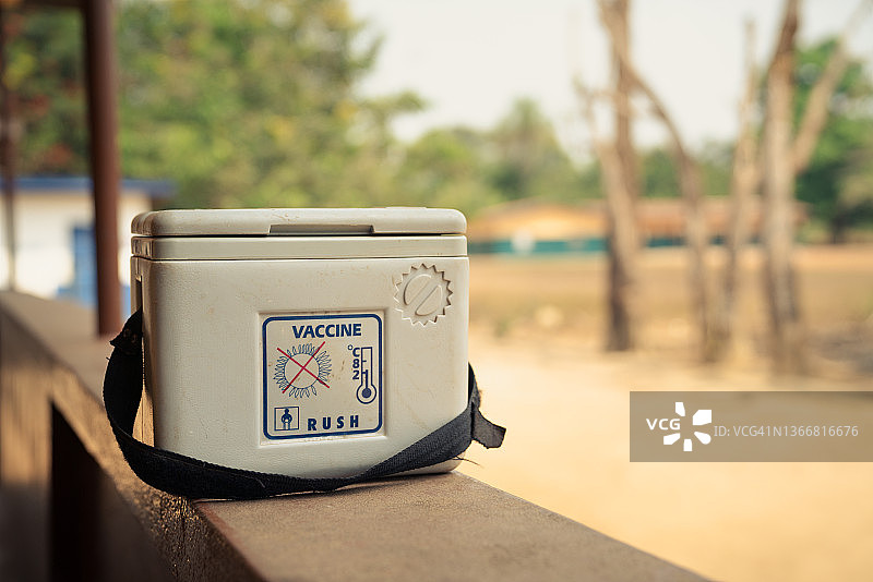 非洲的新冠疫苗冷藏箱图片素材