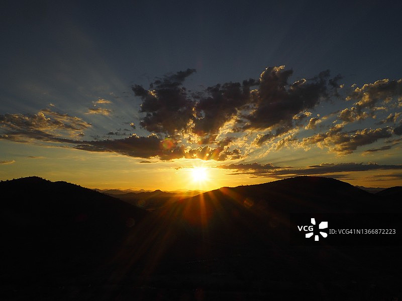 让白天充满光明图片素材