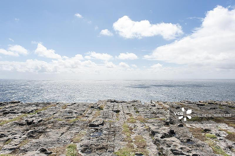 前往大海，悬崖至大西洋，爱尔兰戈尔韦郡阿伦群岛的邓安格斯堡图片素材