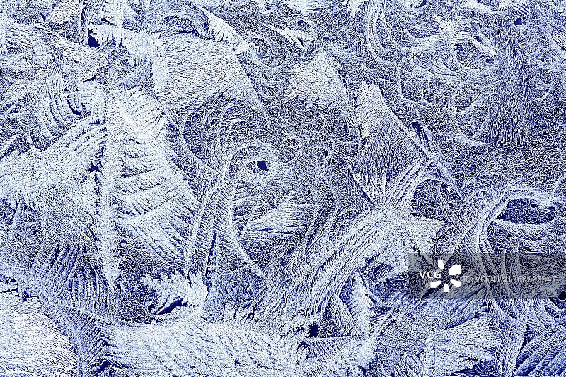 冬日窗户上的冰霜图案（美国）图片素材