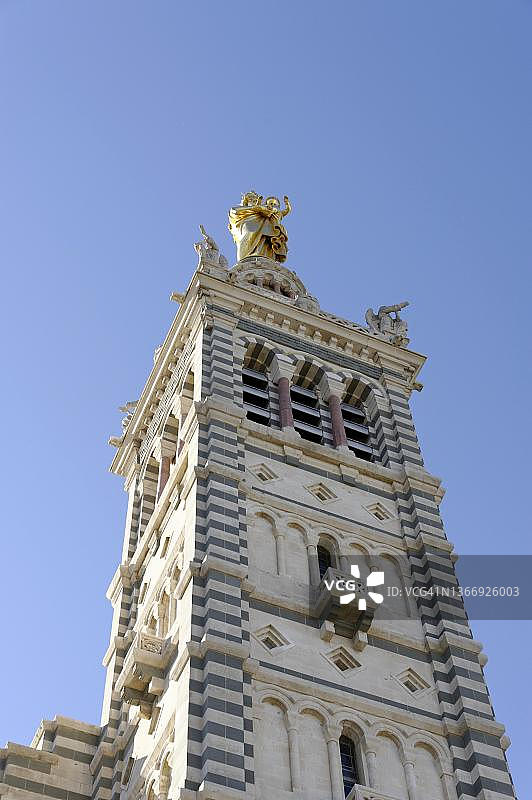 法国普罗旺斯-阿尔卑斯-蓝色海岸大区马赛守护圣母圣殿图片素材