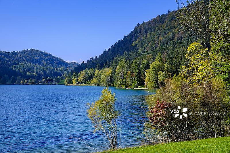 奥地利蒂罗尔州谢法乌附近的辛特施泰纳湖图片素材