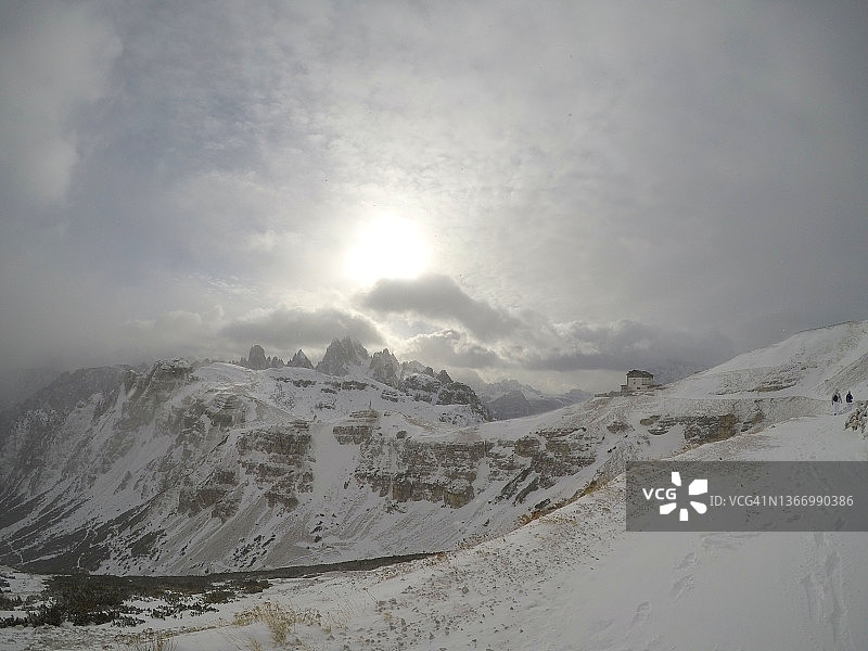 冬季高山雪景图片素材