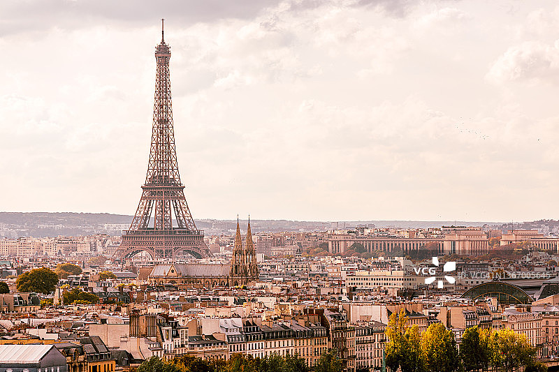 巴黎埃菲尔铁塔天际线鸟瞰图片素材