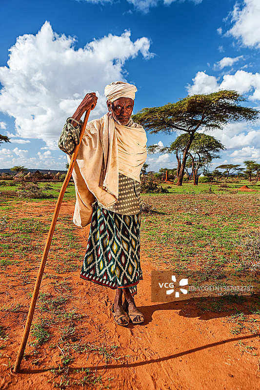 来自埃塞俄比亚博拉纳部落的老人面部特写图片素材