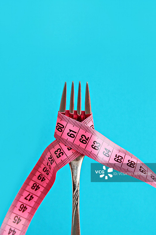 叉子上的卷尺图片素材