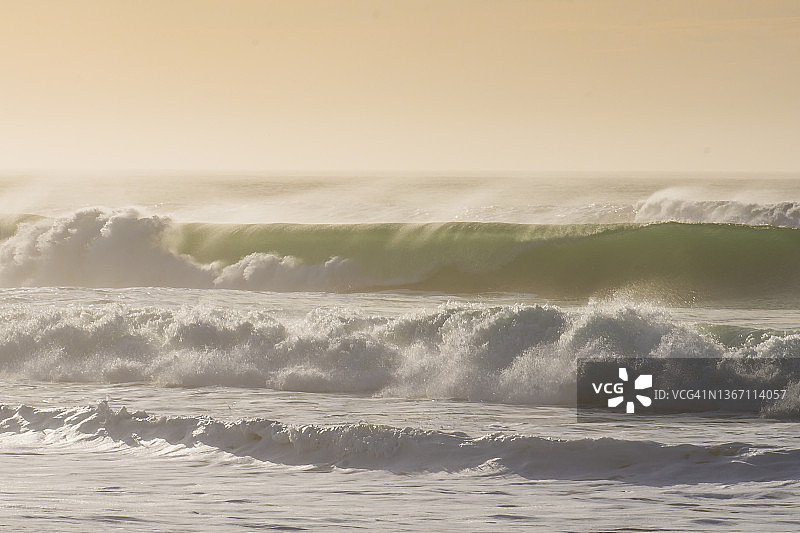 落日波浪图片素材