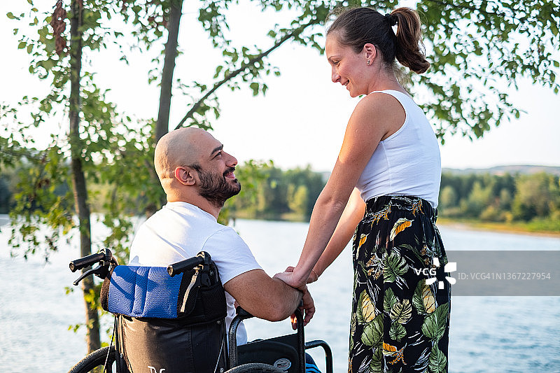 残疾人士的爱图片素材