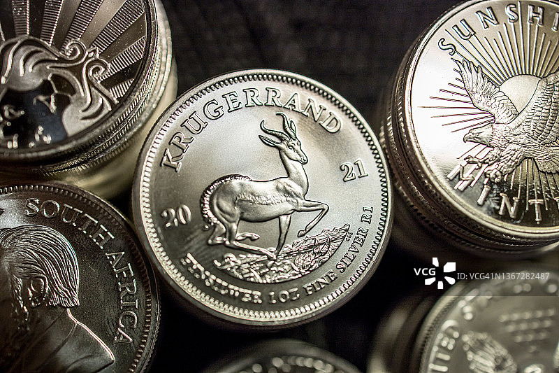 堆叠的南非克鲁格金币图片素材