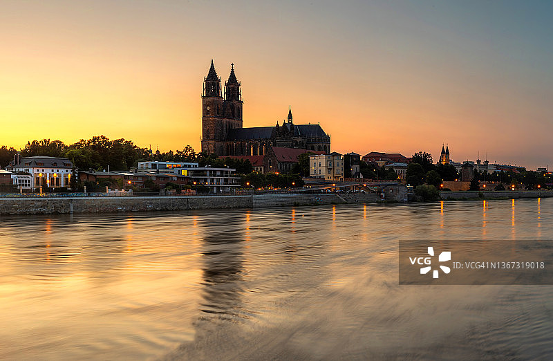 马格德堡日落（萨克森-安哈尔特州，德国）图片素材