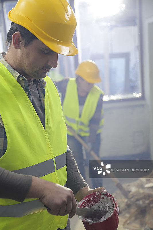 家庭装修的工人图片素材