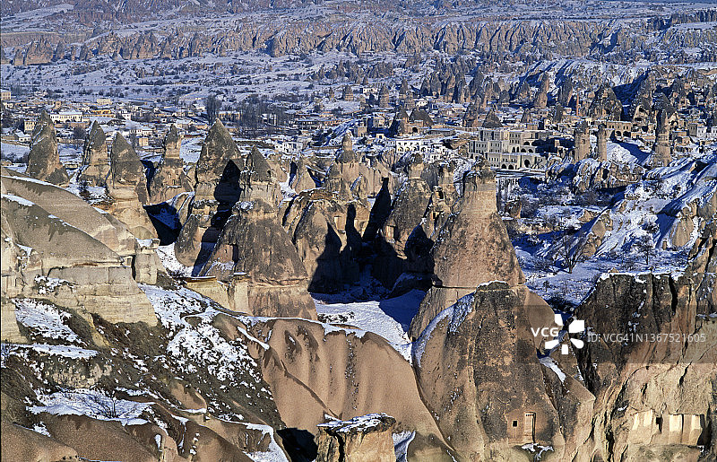 卡帕多奇亚格雷梅山谷雪景图片素材