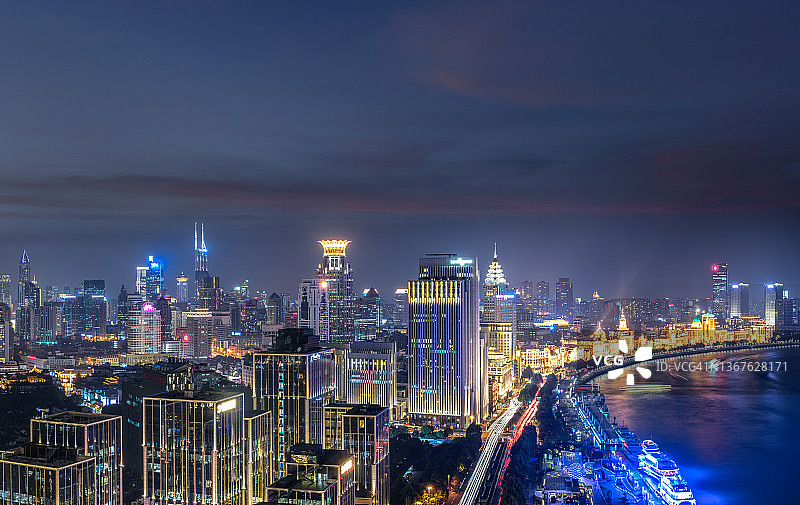 上海外滩观光长廊日落夜景高处拍摄图片素材