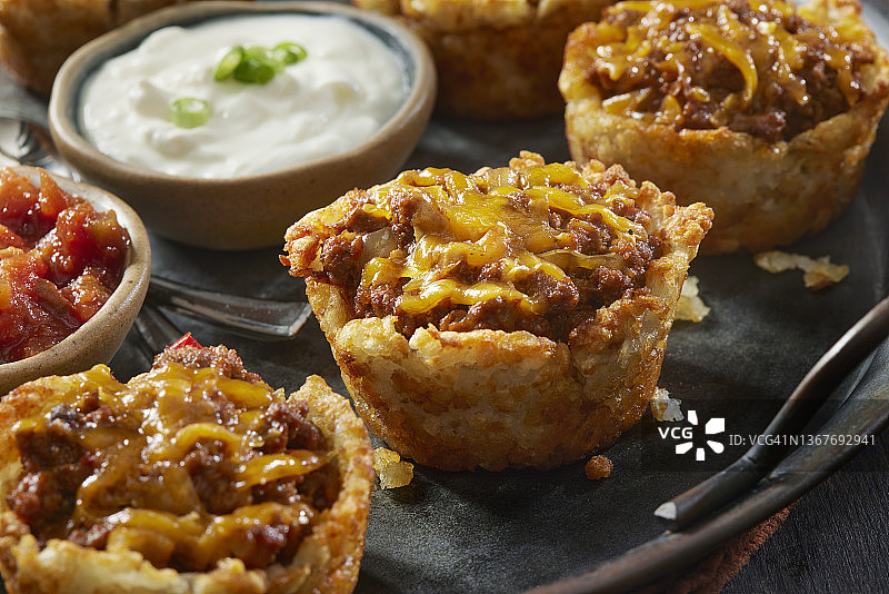 香脆炸薯饼玉米卷杯图片素材