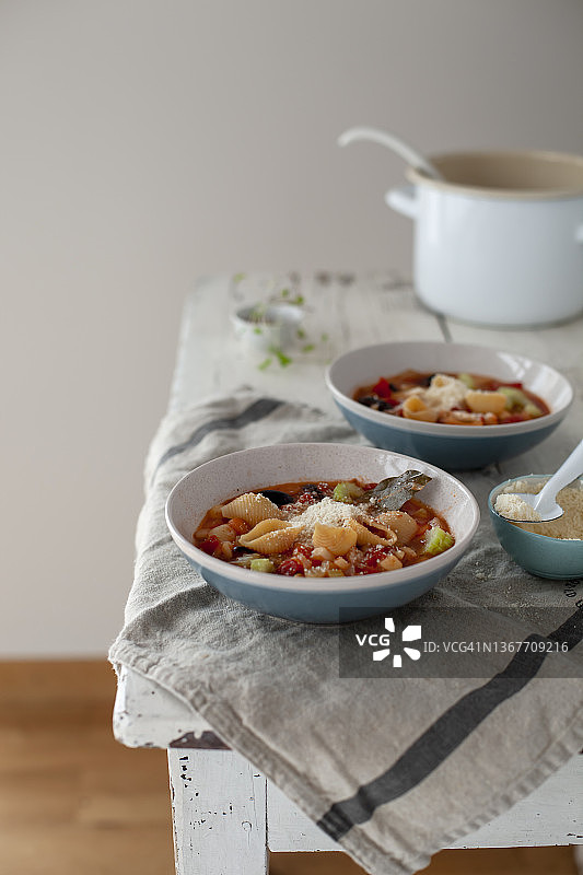 碗装蔬菜汤图片素材