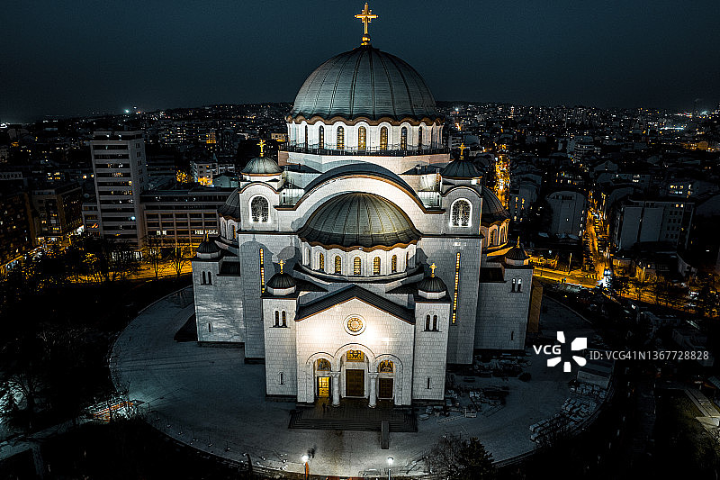 无人机拍摄的圣萨瓦教堂图片素材