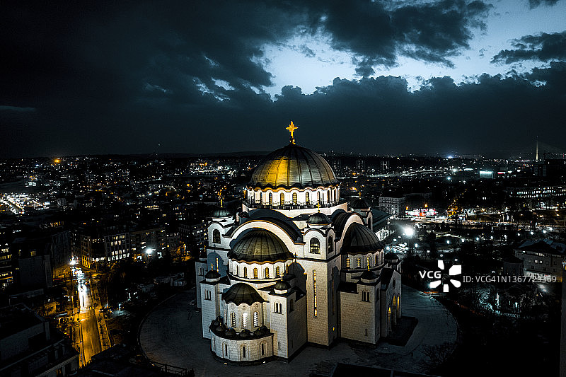 无人机拍摄的圣萨瓦教堂图片素材