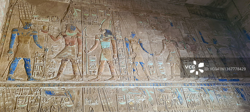 埃及卢克索国王谷哈托尔神庙节日游行图片素材