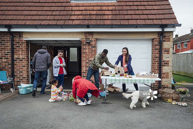 准备庭院旧货出售图片素材