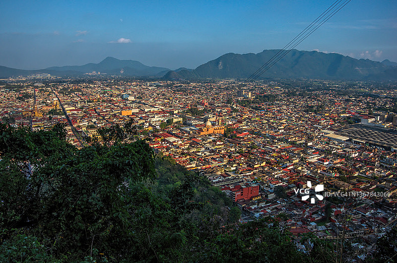 墨西哥韦拉克鲁斯州奥里萨巴镇Cerro del Borrego的日落景观图片素材