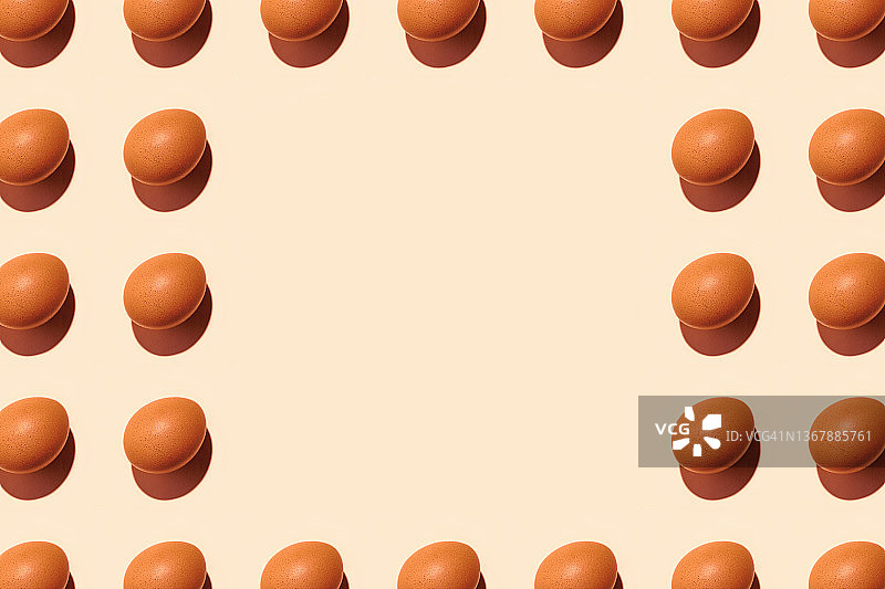 棕色复活节彩蛋图案：复活节简约概念图片素材