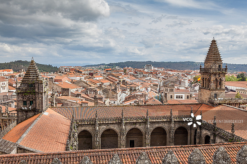 从大教堂看到的圣地亚哥-德孔波斯特拉城市景观图片素材