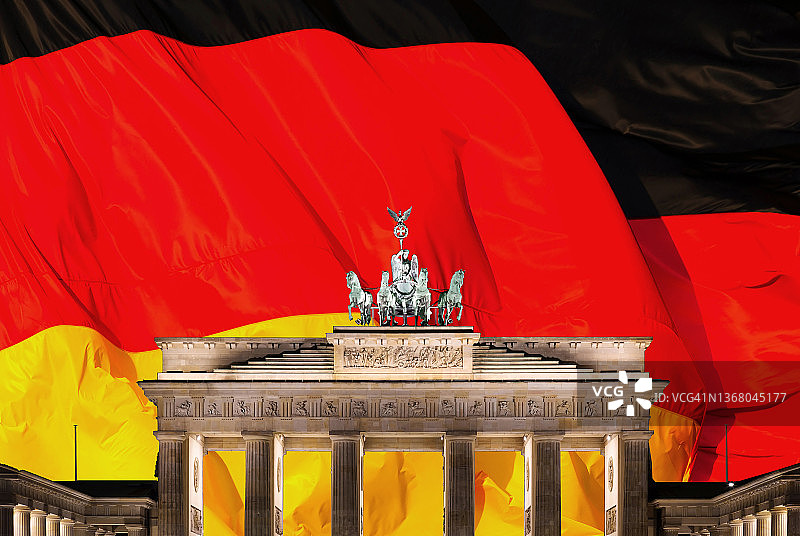 带有大型德国国旗的勃兰登堡门（德国柏林）图片素材